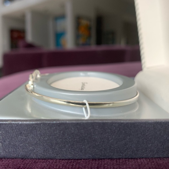 🎉HP🎉NWT silver infinity bangle - Picture 3 of 5